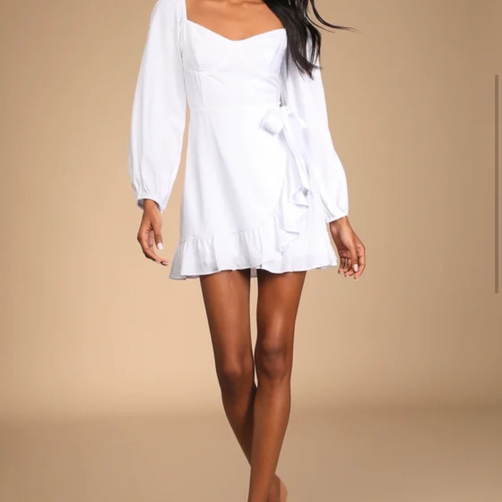 NWT Lulu’s Always the Right Time White Ruffled
Balloon Sleeve Mini Dress